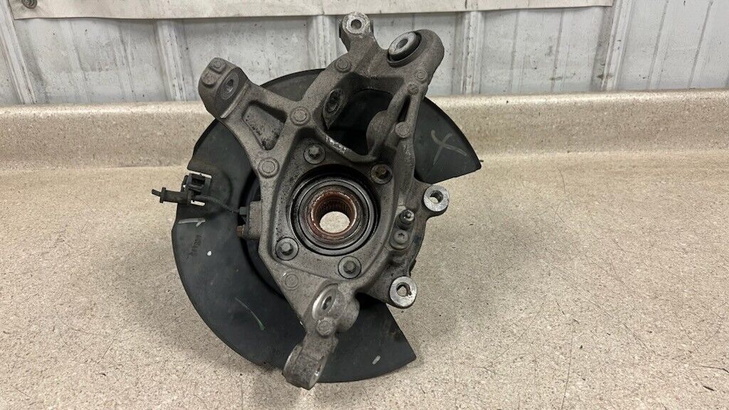 11 14 Dodge Challenger R/T Passenger Rear Spindle Assembly Knuckle Hub 62K Right