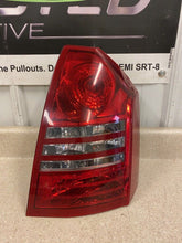 Load image into Gallery viewer, 05 07 Chrysler 300c Passenger Taillight OEM Mopar Tail Light RH 4805852AD SRT-8
