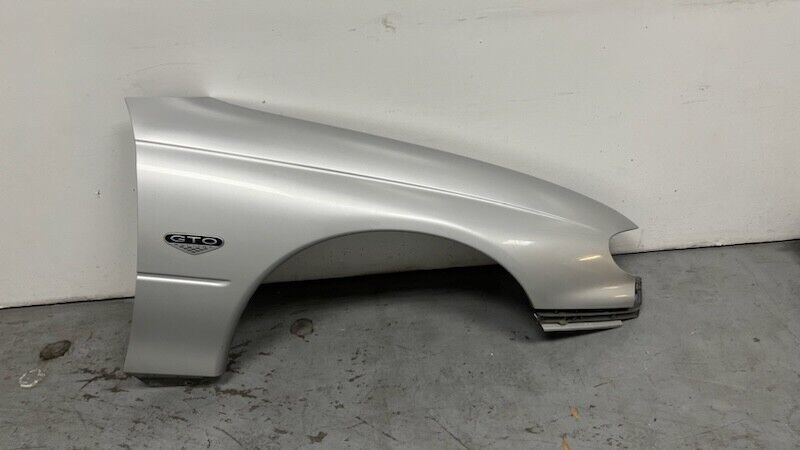 04 05 06 Pontiac GTO Passenger Front Fender Factory Silver Right RH OEM GM NICE!