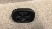 Load image into Gallery viewer, 97 04 Corvette C5 Fog Light Trunk Hatch Release Button Switch GM 12135155
