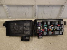 Load image into Gallery viewer, 2009 2013 Corvette C6 Engine Under Hood Fuse Box Block OEM GM 22739140 Z06 56K
