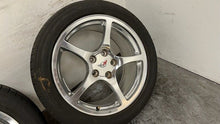 Load image into Gallery viewer, 00 04 C5 Corvette Factory 17&#39;&#39; 18&#39;&#39; Polishe Wheels 9593799 GM 18x9.5 17x8.5
