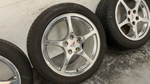 Load image into Gallery viewer, 00 04 C5 Corvette Factory 17&#39;&#39; 18&#39;&#39; Polishe Wheels 9593799 GM 18x9.5 17x8.5
