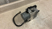 Load image into Gallery viewer, 2003 2004 C5 Corvette OEM ABS ANTI LOCK BRAKE PUMP MODULE PB Code 10331728
