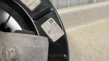 Load image into Gallery viewer, 10 15 Camaro SS RH Passenger Side Rear Spindle GM Knuckle Hub Right 92246142 32K
