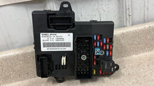 Load image into Gallery viewer, 2006 2007 Corvette C6 Z06 BCM Body Control Module Assembly GM 15850986 78K Fob
