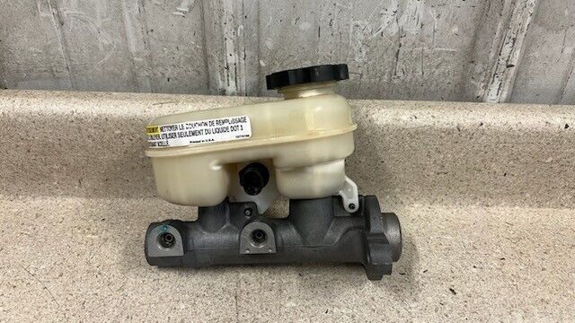 05 08 Chevrolet Corvette C6 Brake Master Cylinder OEM GM 18016548 5K MILES!