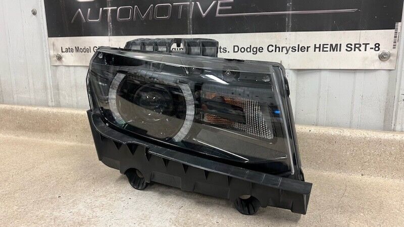 14 15 Chevrolet Camaro SS Passenger Headlight Xenon HID Right OEM GM 23187856 RH