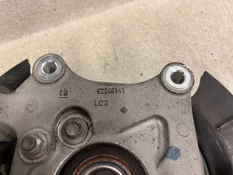 10 15 Camaro SS LH Driver Side Rear Spindle Assembly GM