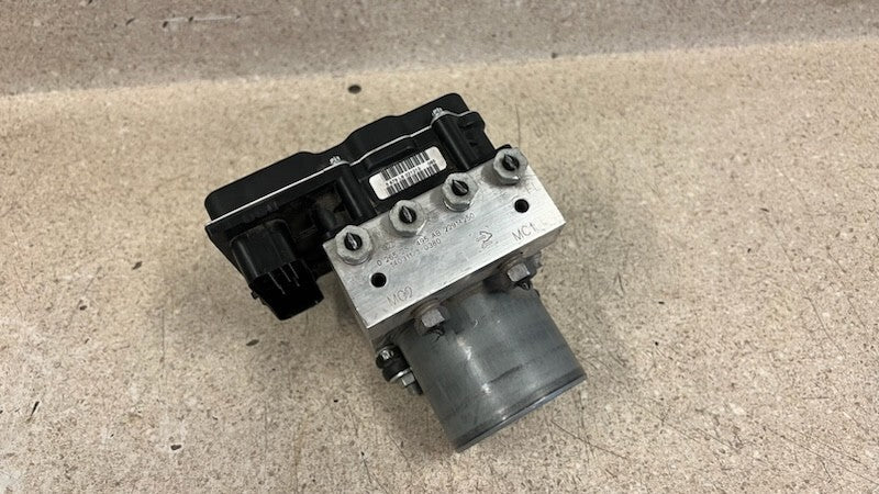 12 15 Chevrolet Camaro SS ZL1 ABS Anti Lock Brake Pump Module GM 22914250