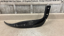 Load image into Gallery viewer, 06 13 Corvette C6 Z06 Driver Rear Quarter Panel Molding AKM49087 GM Splash Guard
