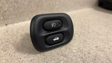 Load image into Gallery viewer, 97 04 Corvette C5 Fog Light Trunk Hatch Release Button Switch GM 12135155
