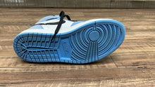 Load image into Gallery viewer, Air Jordan 1 Retro OG High University Blue sky Men's Authentic Size 9.5 Shoes
