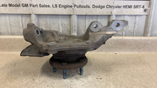 Load image into Gallery viewer, 10 15 Camaro SS RH Passenger Side Front Spindle GM Knuckle Hub Right 92233624
