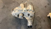 Load image into Gallery viewer, 2007 2010 Chevrolet Silverado Shift Transfer Case OEM GM 12578109
