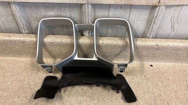 2010 2015 Camaro SS ZL1 Gauge Cluster Bezel Trim OEM Speedometer GM 22799700