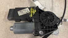 Load image into Gallery viewer, 05 13 Corvette C6 Front Passenger Window Regulator Motor OEM GM 25815796 59K RH
