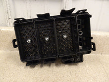 Load image into Gallery viewer, 2009 2013 Corvette C6 Engine Under Hood Fuse Box Block OEM GM 22739140 Z06 62K
