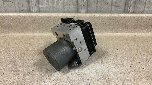 12 15 Chevrolet Camaro SS ZL1 ABS Anti Lock Brake Pump Module GM 22914251 63k