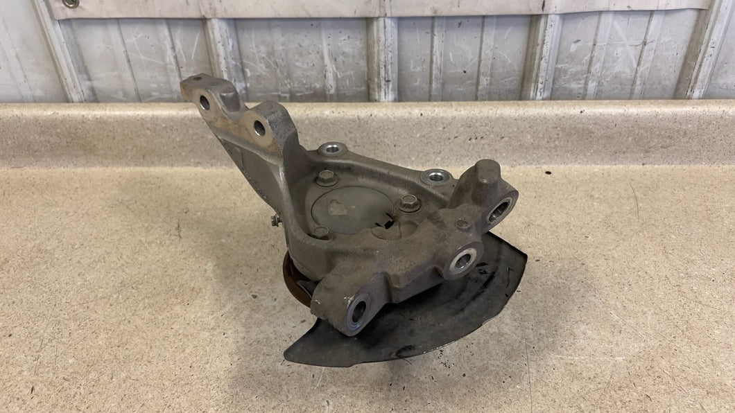 10 15 Camaro SS RH Passenger Side Front Spindle GM Knuckle Hub Right 92233624