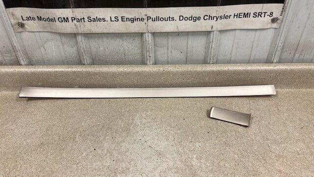 10 15 Chevy Camaro SS Neutral Glossy Dash Trim 2 Pieces OEM GM 92245217 92240106