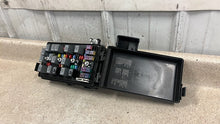 Load image into Gallery viewer, 2009 2013 Corvette C6 Engine Under Hood Fuse Box Block OEM GM 22739140 Z06 3K
