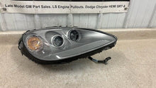 Load image into Gallery viewer, 05 08 C6 Corvette Z06 Passenger Headlight Assembly GM 25867780 Silver Right 21K
