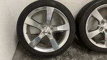 Load image into Gallery viewer, 10 15 Camaro SS 20&#39;&#39; Staggered Wheels 20X9 20X8 GM 92230893 92230889 Rim 46K OEM
