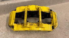 Load image into Gallery viewer, 05 13 Chevrolet Corvette C6 Z06 Front Brake Calipers 6 Piston Set Brakes OEM

