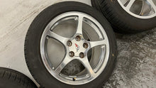 Load image into Gallery viewer, 00 04 C5 Corvette Factory 17&#39;&#39; 18&#39;&#39; Polishe Wheels 9593799 GM 18x9.5 17x8.5

