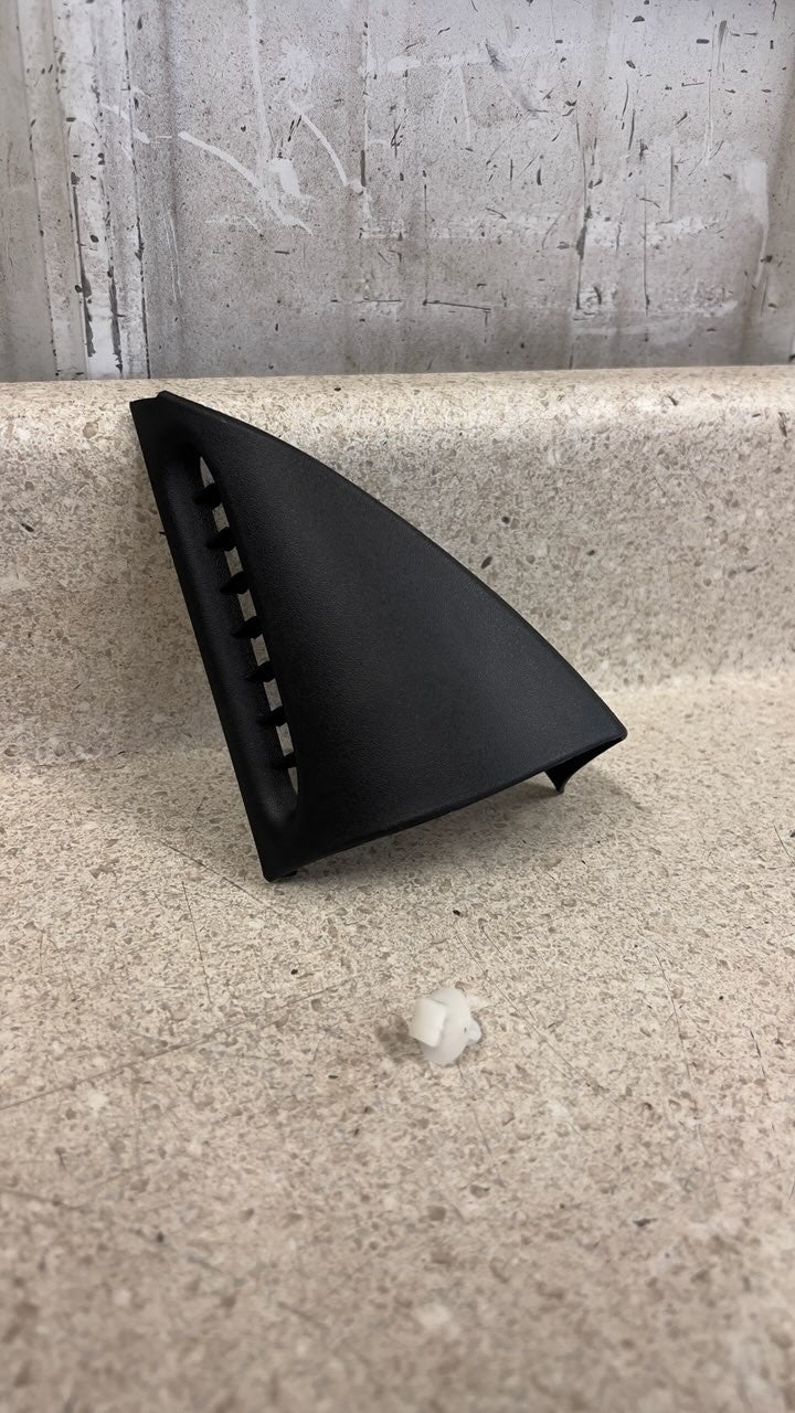 2004 2005 2006 Pontiac GTO Driver Mirror Cover Trim OEM GM 92091112 Left Clip