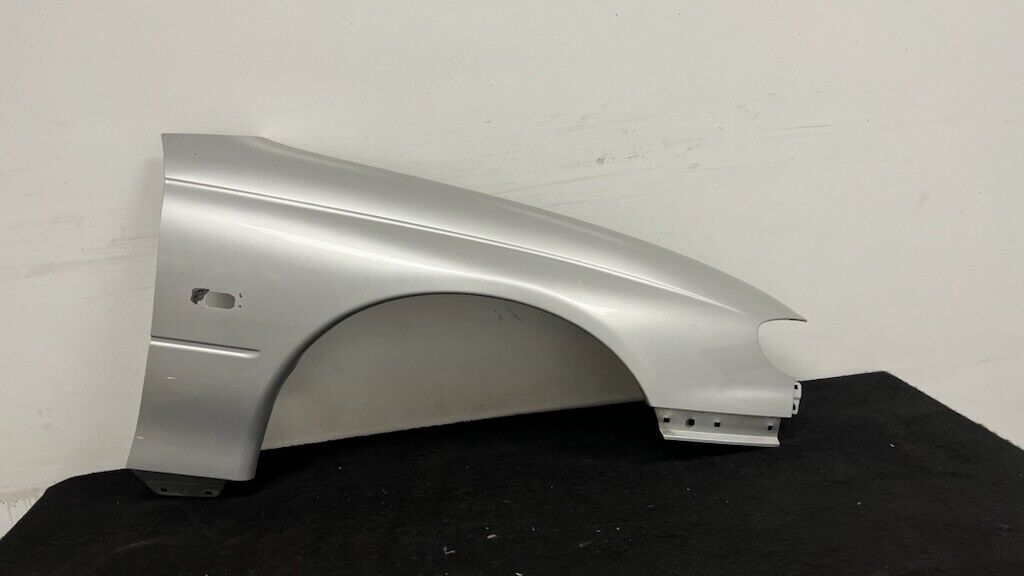 04 05 06 Pontiac GTO Passenger Front Fender Factory Silver Right RH OEM GM