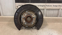 Load image into Gallery viewer, 10 15 Camaro SS RH Passenger Side Rear Spindle GM Knuckle Hub Right 92239046 39K
