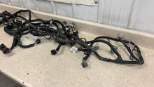 Load image into Gallery viewer, 07 08 Chevrolet Silverado 2500HD GM Engine Wiring Harness Assembly 25830308
