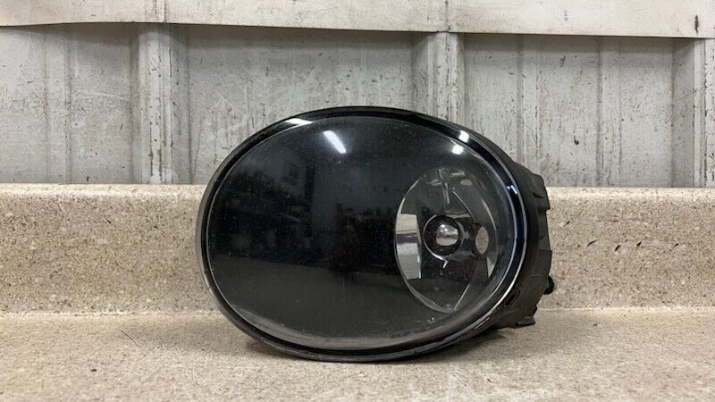 04 05 06 Pontiac GTO Factory Driver Fog Light Lamp Assembly OEM GM 92119489