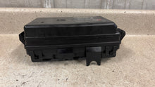 Load image into Gallery viewer, 2009 2013 Corvette C6 Engine Under Hood Fuse Box Block OEM GM 22739140 Z06
