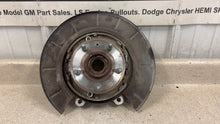 Load image into Gallery viewer, 10 15 Camaro SS RH Passenger Side Rear Spindle GM Knuckle Hub Right 92239046
