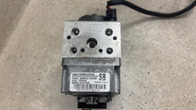 Load image into Gallery viewer, 2001 2004 C5 Corvette OEM ABS ANTI LOCK BRAKE PUMP MODULE SB Code 10306496
