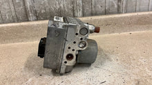 Load image into Gallery viewer, 2008 Chevrolet Corvette C6 Anti Lock Brake Pump ABS Module OEM GM 25847889 78K
