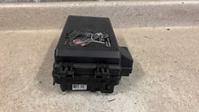 Load image into Gallery viewer, 2009 2013 Corvette C6 Engine Under Hood Fuse Box Block OEM GM 22739140 Z06 59K
