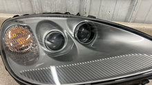 Load image into Gallery viewer, 05 08 C6 Corvette Z06 Passenger Headlight Assembly GM 25867780 Silver Right 21K
