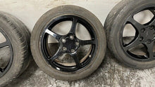 Load image into Gallery viewer, 00 02 C5 Corvette Factory 17&#39;&#39; 18&#39;&#39; Black Wheels Tires 9593799 GM 18x9.5 17x8.5
