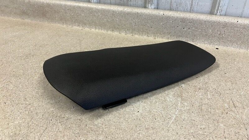 05 13 Chevrolet C6 Corvette Z06 Center Console Lid Armrest Black Leather GM 21K