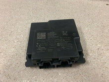 Load image into Gallery viewer, 16 17 18 Chevy Camaro SS Keyless Entry Control Module OEM GM 13508008
