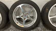 Load image into Gallery viewer, 00 04 C5 Corvette Factory 17&#39;&#39; 18&#39;&#39; Polishe Wheels 9593799 GM 18x9.5 17x8.5
