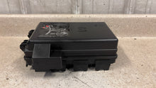 Load image into Gallery viewer, 2009 2013 Corvette C6 Engine Under Hood Fuse Box Block OEM GM 22739140 Z06
