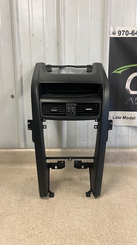 2008 2009 Pontiac G8 GT Factory Center Dash Radio Bezel Trim GM 92161837 OEM