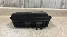 Load image into Gallery viewer, 2009 2013 Corvette C6 Engine Under Hood Fuse Box Block OEM GM 22739140 Z06 33K
