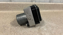 Load image into Gallery viewer, 12 15 Chevrolet Camaro SS ZL1 ABS Anti Lock Brake Pump Module GM 22914251 46k
