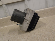 Load image into Gallery viewer, 10 13 Corvette C6 Anti Lock Brake Pump ABS Module GM Brakes 20918426 62K MILES
